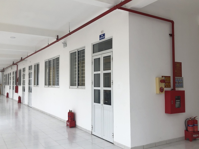 So sánh hệ thống chữa cháy tự động và bán tự động – Doanh nghiệp nên chọn loại nào?